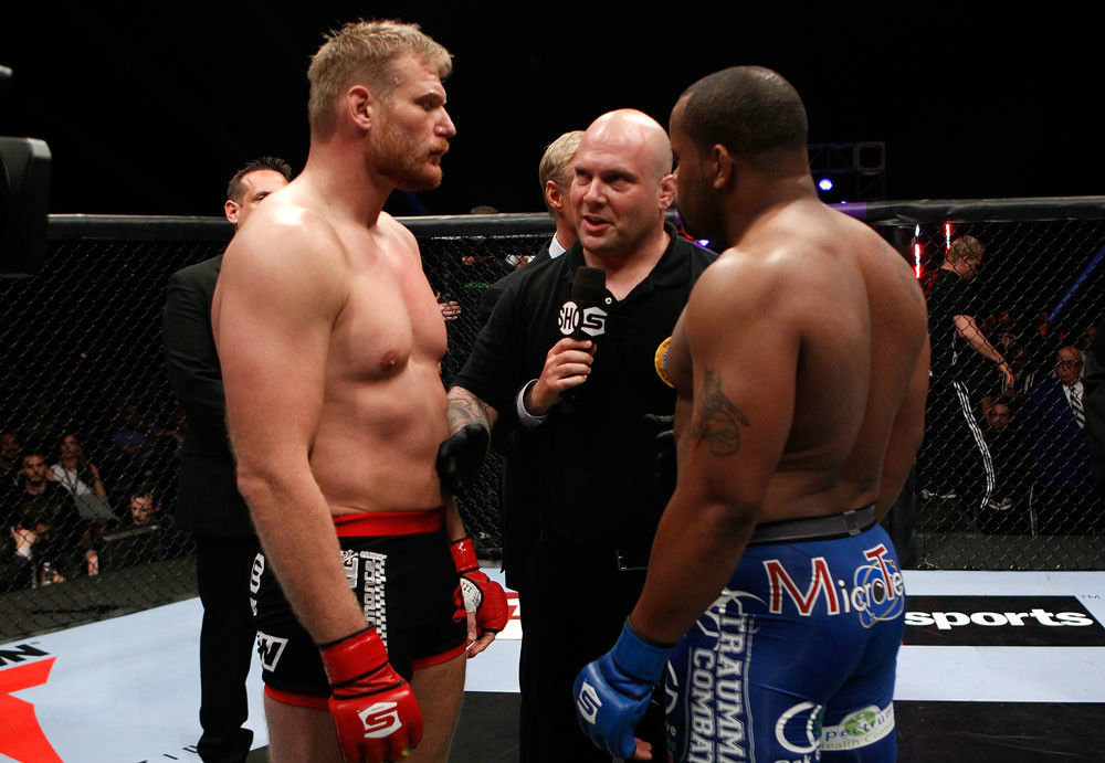 09_cormier_vs_barnett_003.jpg