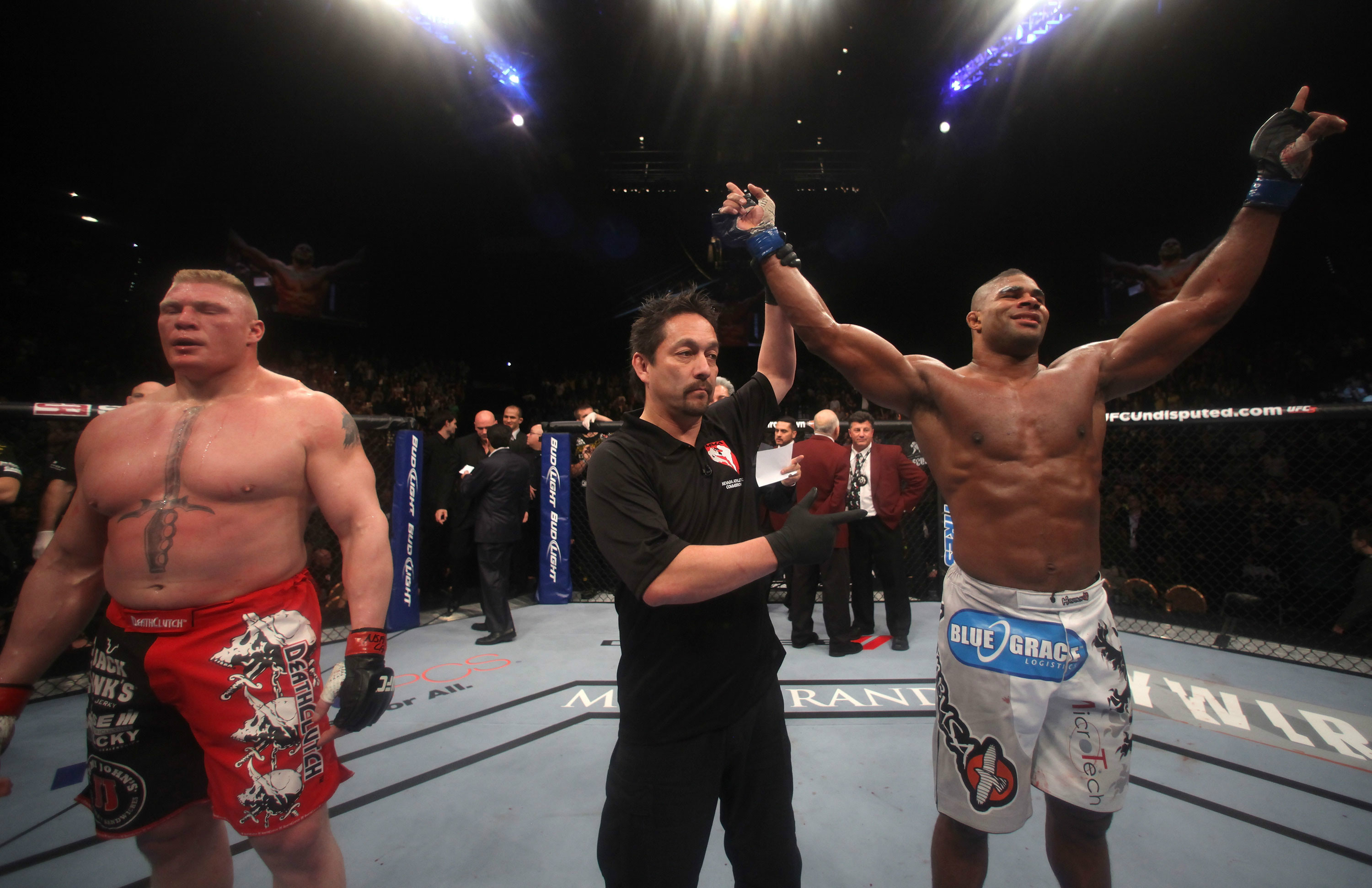 141_web_FINAL10_overeem_vs_lesnar_014.jpg