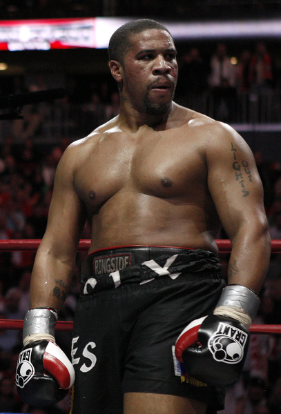 mulholland_adamek_estrada010.jpg