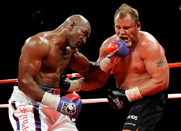 Эвандер Холифилд и 
Франсуа Бота