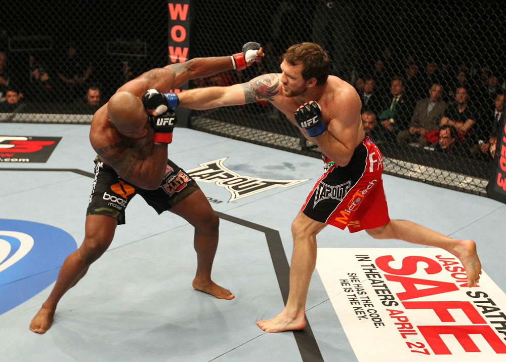 ufc144_11_jackson_vs_bader_007.jpg