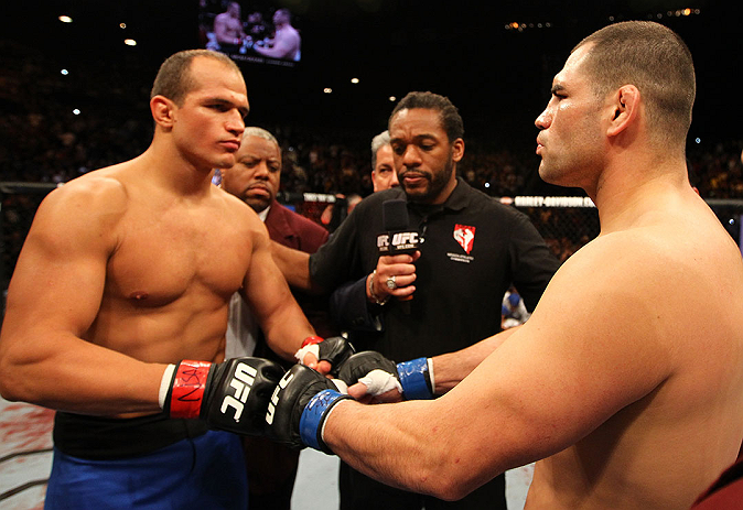 ufc155_12_velasquez_vs_jds_001.jpg