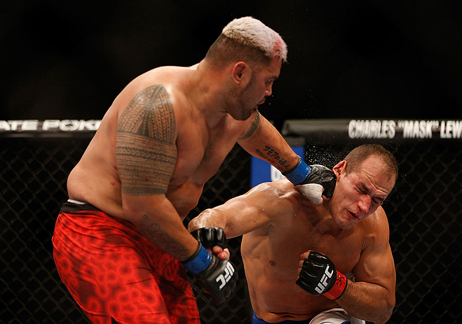 ufc160_11_jds_vs_hunt_010.jpg