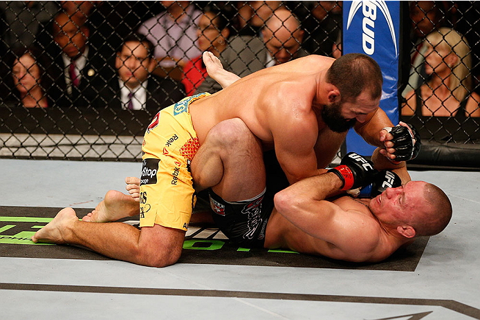 ufc167_12_gsp_vs_hendricks_056.jpg