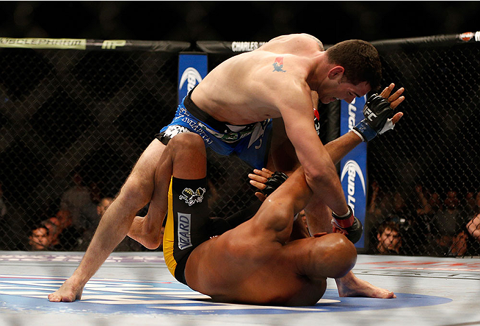 ufc168_11_weidman_vs_silva_010.jpg