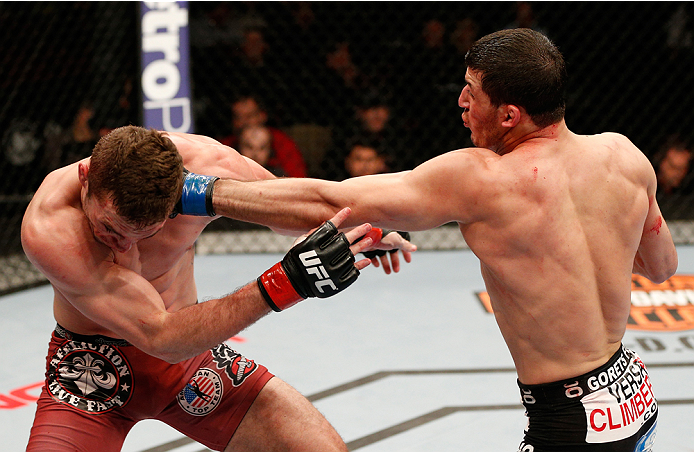 ufc169_02_magomedov_vs_martin_009.jpg