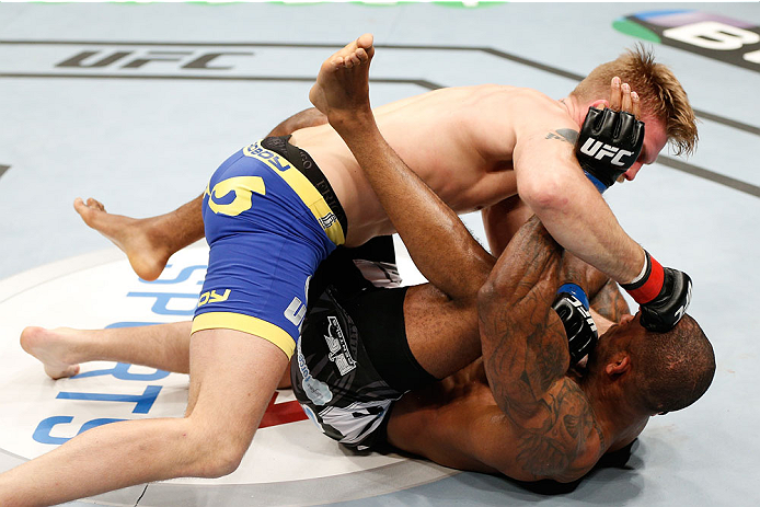 ufnlondon_09Gustafsson_Manuwa_10.jpg