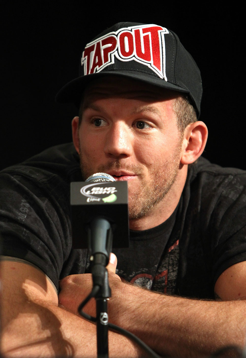 01_UFC132_Presser.jpg