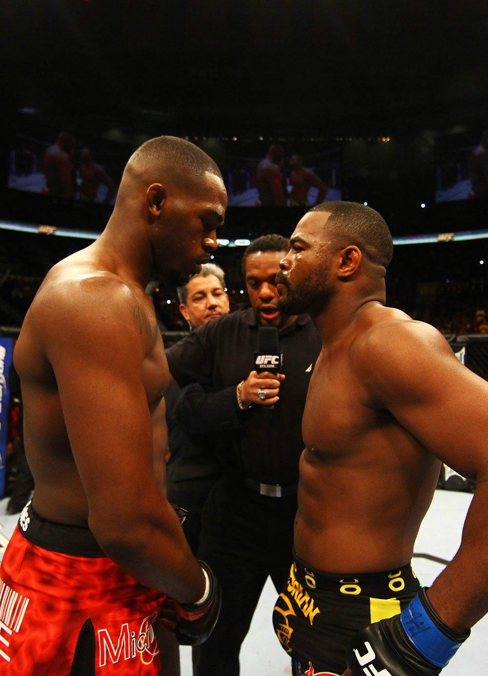 12_UFC145_Jones_Evans4.jpg