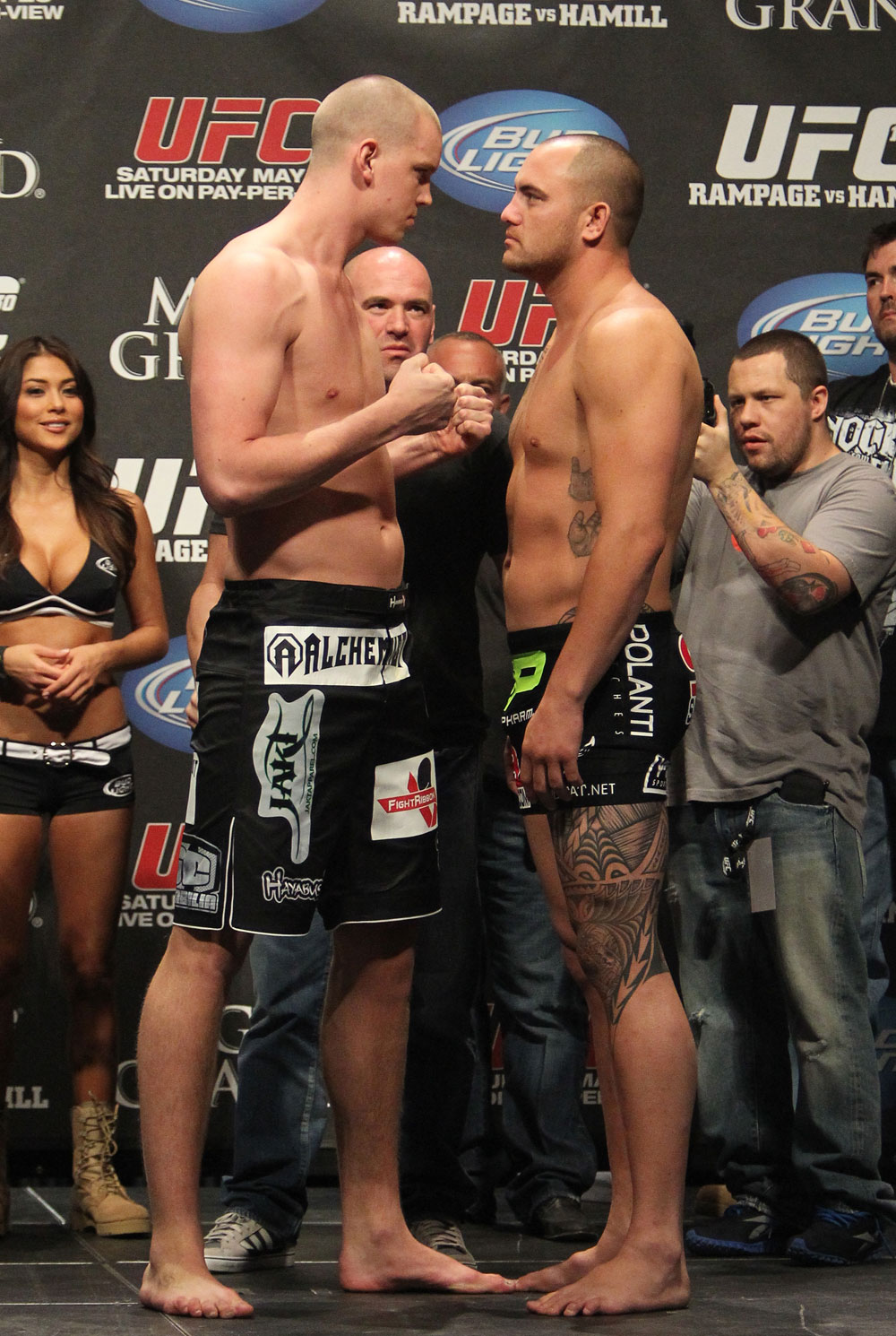 49 UFC130 QnA Weighins