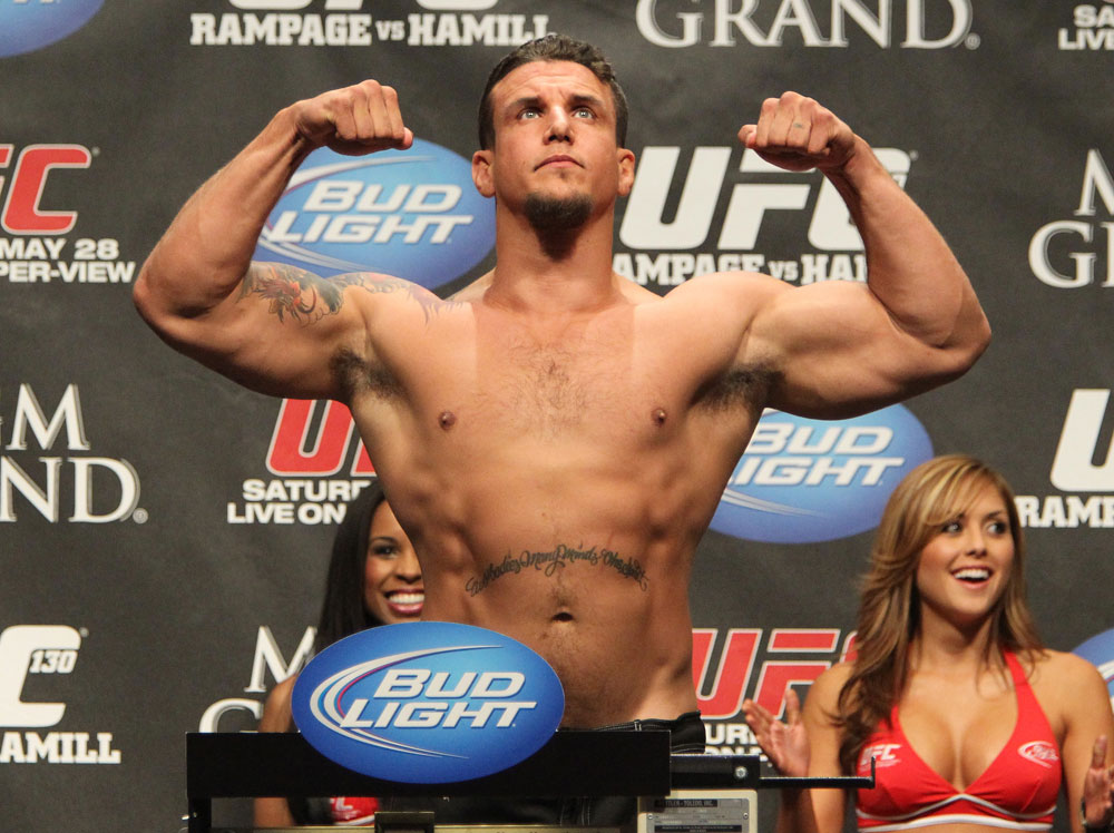 52 UFC130 QnA Weighins