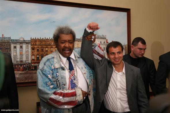 Дон Кинг и Андрей Котельник после заключения контракта. Львов, Украина. 25.05.2010