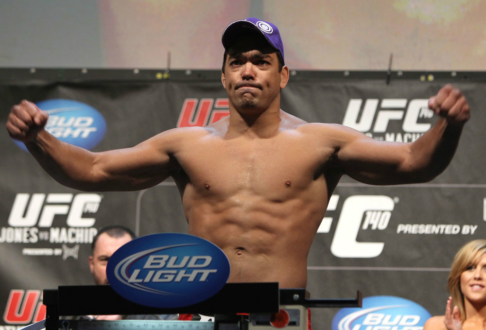 56_UFC140_Weighins.jpg