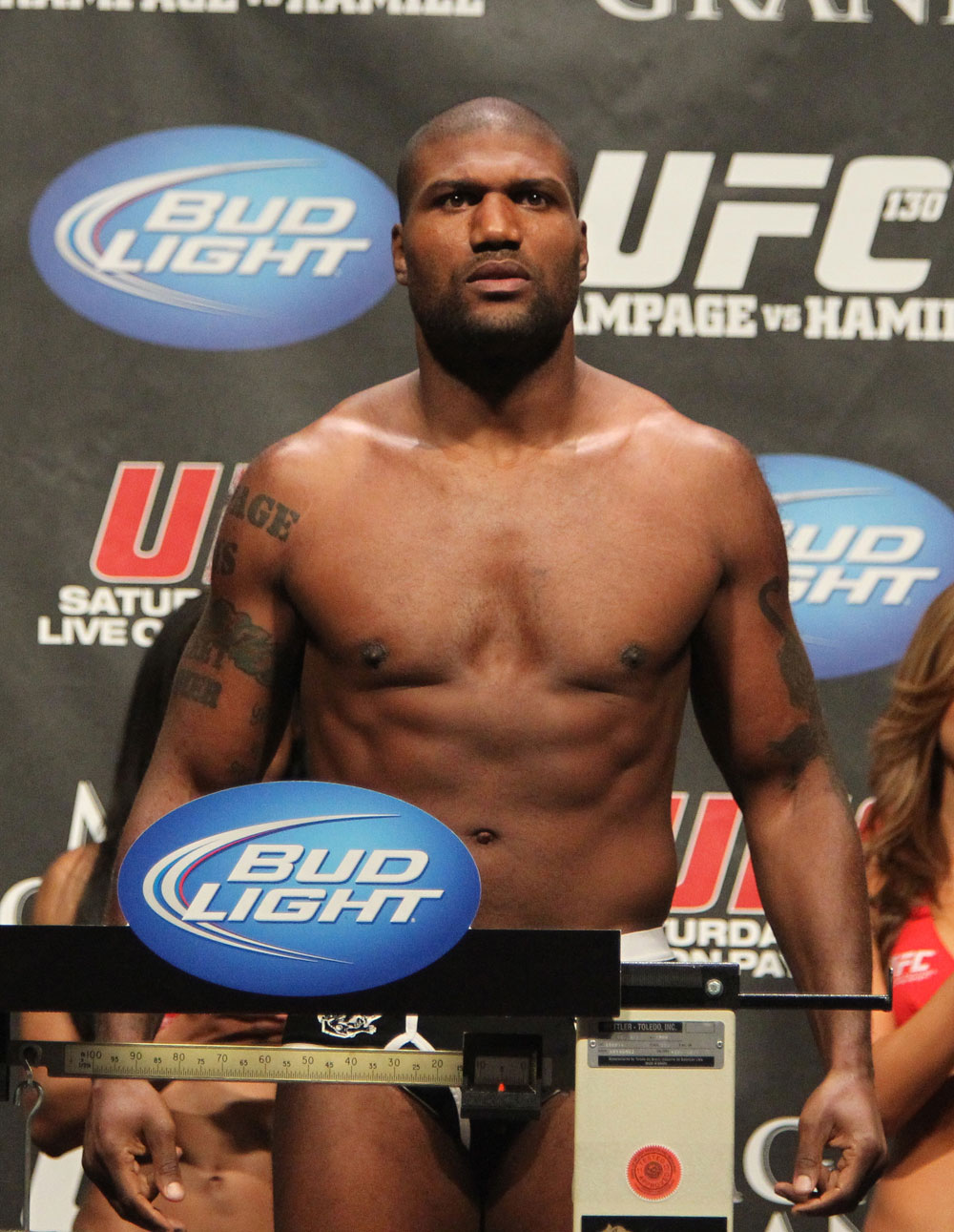 57 UFC130 QnA Weighins