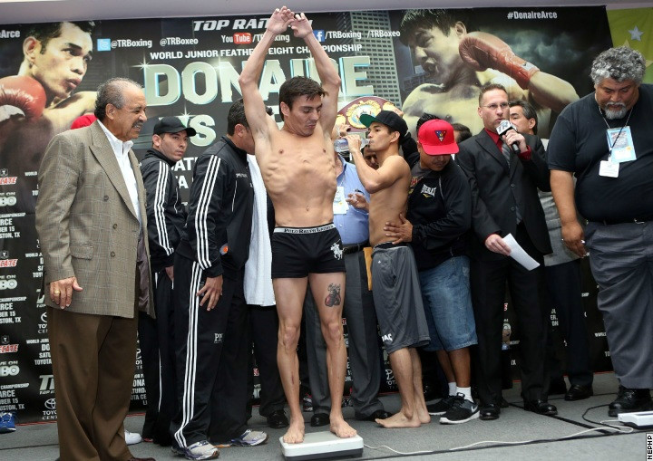 Donaire_Arce_weighin_121214_003a.jpg