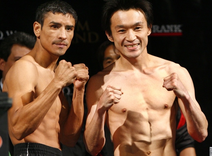 Nishioka_Marquez_weighin_110930_004a.jpg