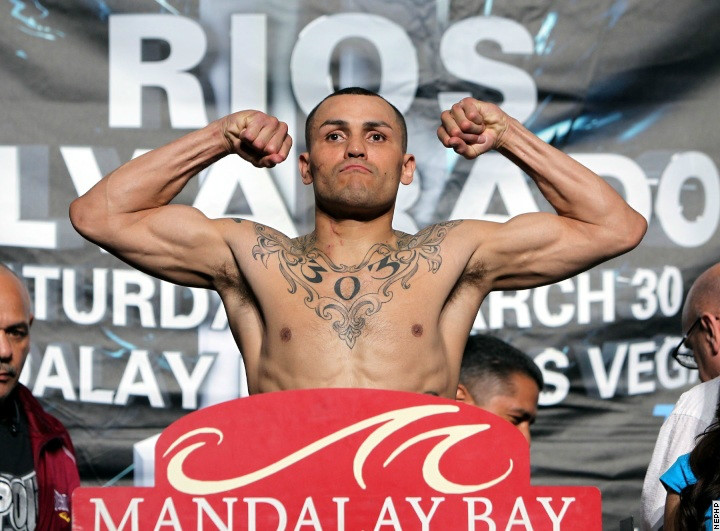 Rios_Alvarado_weighin_130329_005a.jpg