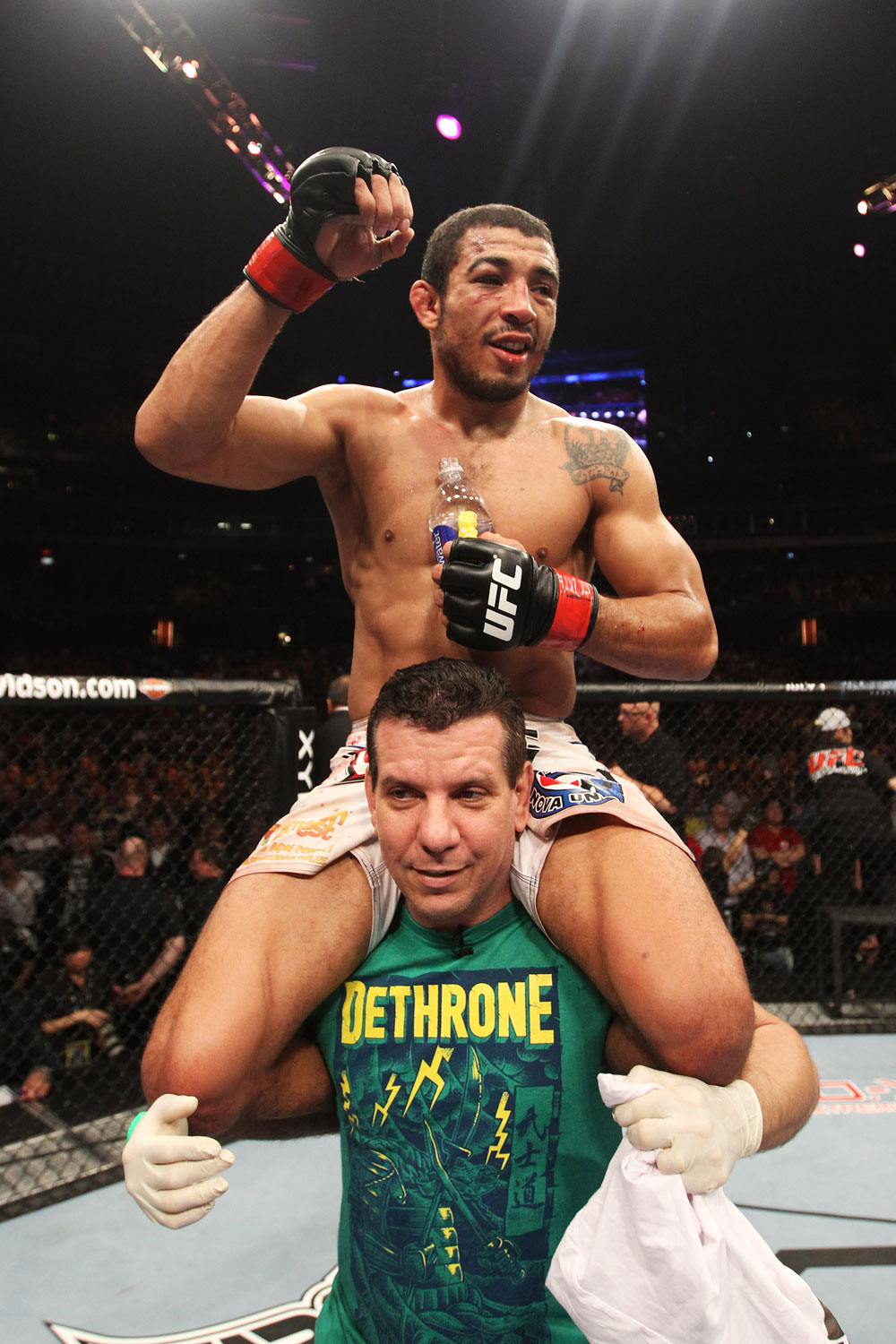 Ufc129 11 aldo vs hominick 014