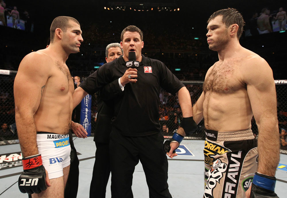 ufc134_11_shogun_vs_griffin_002.jpg