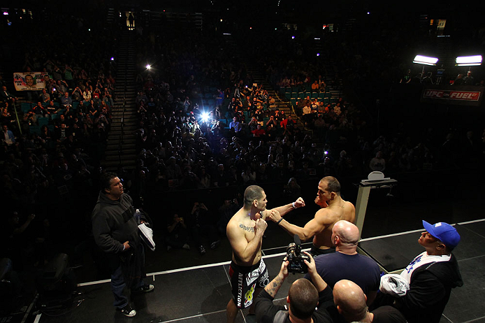 ufc155_weighin_075.jpg