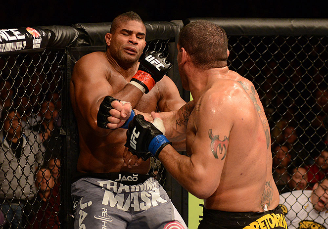 ufc156_09_bigfoot_vs_overeem_012.jpg