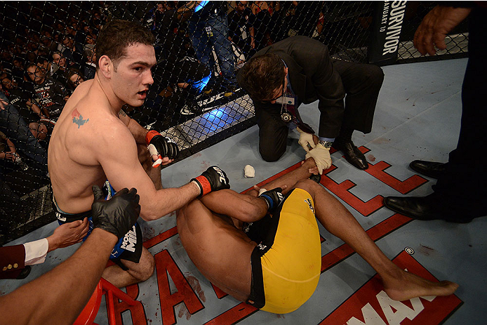 ufc168_11_weidman_vs_silva_034.jpg
