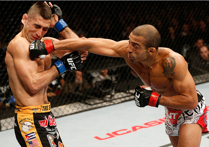 ufc169_11_aldo_vs_lamas_007.jpg