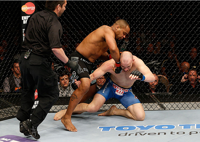 ufc170_10_cormier_vs_cummins_003.jpg