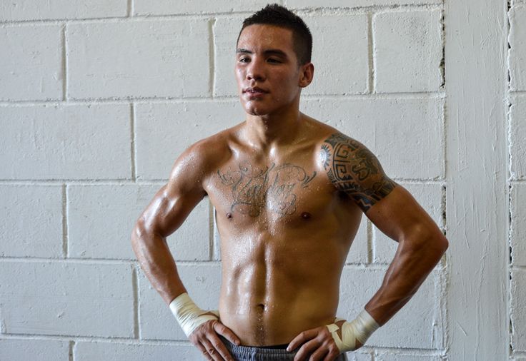 Oscar Valdez боксер