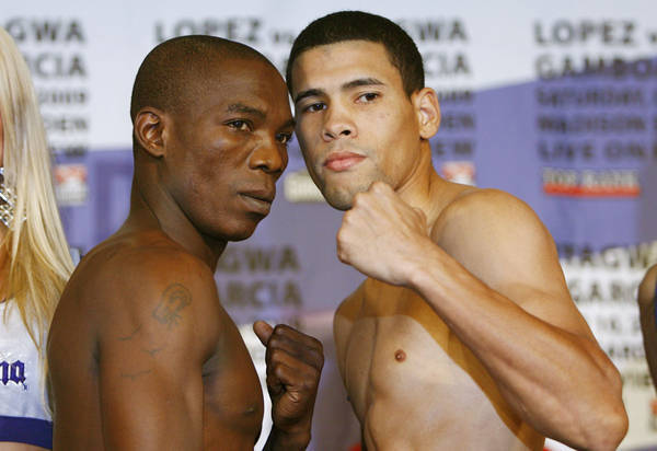 091009_Lopez_Mtagwa_weighin.jpg