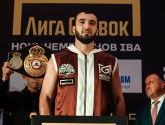 Муслим Гаджимагомедов победил Леона Харта и отстоял титул WBA