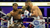 Флойд Скофилд завоевал титул WBA в легком весе