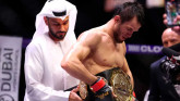 PFL Дубай: Усман Нурмагомедов досрочно победил Элфи Дэвиса