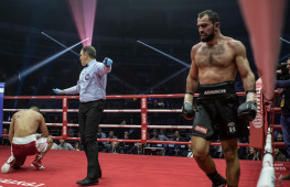 Рахим Чахкиев объявил о завершении карьеры боксера