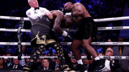 Хуршидбек Расулжонов прокомментировал победу Деонтея Уайлдера над Чисорой