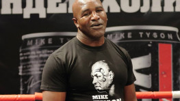 Эвандер Холифилд: Мейвезер не верит, что победит Пакьяо