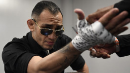 Тони Фергюсон: Хабиб должен мне полмиллиона долларов