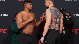 Фото: Взвешивание участников шоу UFC Fight Night 184