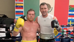 Канело спаррингует с Гвоздиком при подготовке к бою с Биволом (видео)