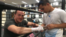 Денис Лебедев объявил о завершении боксерской карьеры