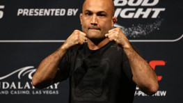 Би Джей Пенн был арестован за драку