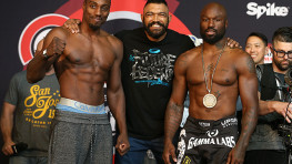 Фото: Взвешивание участников Bellator 154