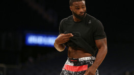 Бой Тайрона Вудли против Гилберта Бернса близок к подписанию