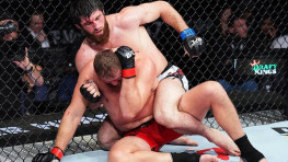 Бой Магомеда Анкалаева и Яна Блаховича завершился ничьей