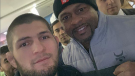 Кадр дня: Хабиб Нурмагомедов и Рой Джонс-младший