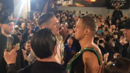 Александр Усик и Майрис Бриедис прошли взвешивание (видео)