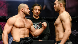 Иван Штырков победил Асылжана Бакытжанулы решением судей