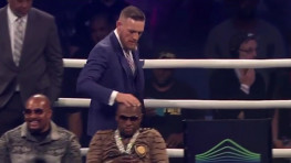 FSNews: Мейвезеру не позволили сменить перчатки, Альварес плюет на WBC