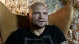 Латвиец Ричард Болотникс победил кузена Тайсона Фьюри