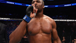 Нганну нокаутировал Кейна Веласкеса на первых секундах боя (видео)